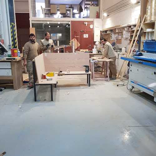 Fotografia tomada fuera de CARPE DIEM EBANISTERIA - Fábrica de muebles en Alcobendas, Madrid