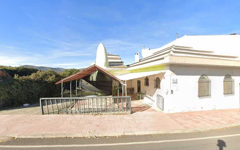 Fotografia tomada fuera de Argimiro Vidal Albert - Carpintería metálica y de aluminio en Albocàsser, Castellón