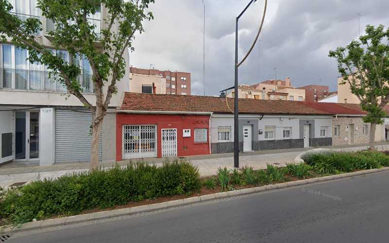 Fotografia tomada fuera de Carpintería Metalica Tellez - Carpintería metálica y de aluminio en Xirivella, Valencia