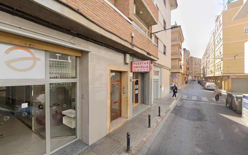 Fotografia tomada fuera de Puertas Xirivella - Fábrica de puertas en Xirivella, Valencia