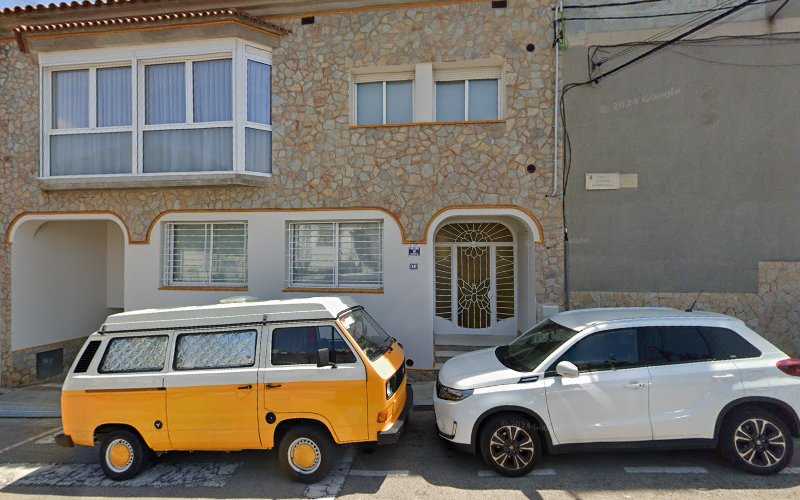 Fotografia tomada fuera de Alumcat Llers - Carpintería metálica y de aluminio en Figueres, Girona