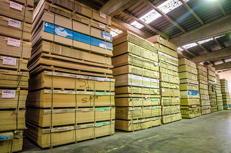 Fotografia tomada fuera de Esteba Fustes i Ferreteria - Fusteria en Figueres, Girona