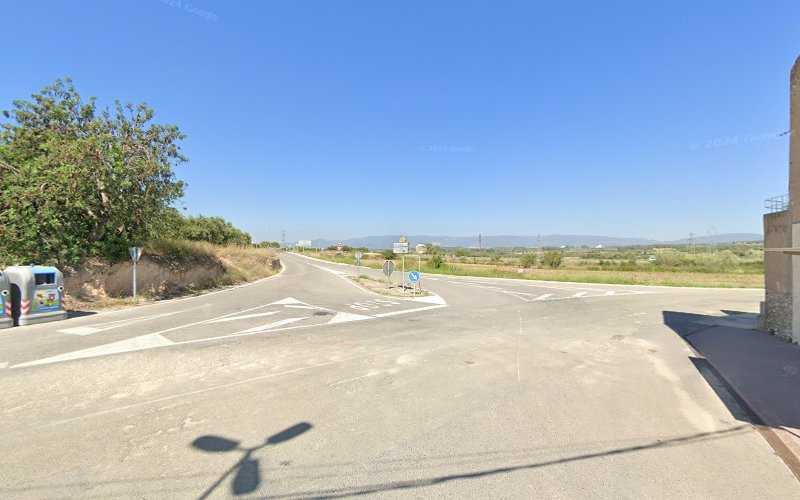 Fotografia tomada fuera de Fusteria Santi Brullas - Establecimiento de venta de madera en L'Argilaga, Tarragona