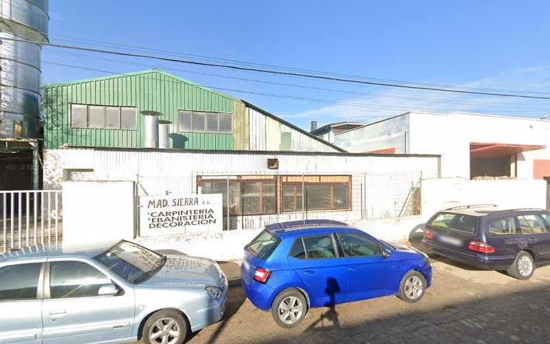 Fotografia tomada fuera de Mad Sierra S.L. - Carpintero en Collado Villalba, Madrid