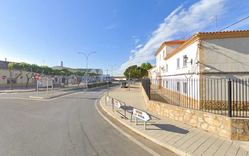 Fotografia tomada fuera de Industrias Metalgan S L - Carpintería metálica y de aluminio en Tarazona de la Mancha, Albacete