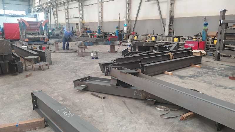 Fotografia tomada fuera de Estructuras Metálicas Ruiz González - Fábrica en Peral de Arlanza, Burgos