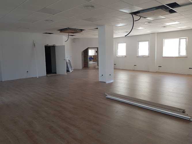 Fotografia tomada fuera de Cosmocasa - Reformas en Arroyo de la Encomienda, Valladolid