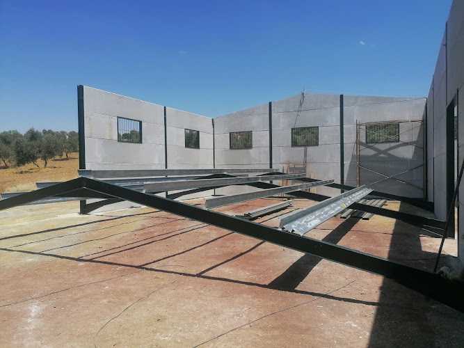 Fotografia tomada fuera de SALVADOR CASTAÑO - Carpintería metálica y de aluminio en Villanueva de San Juan, Sevilla