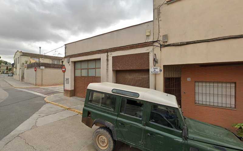 Fotografia tomada fuera de Fusteria i Decoració Ferrando - Fusteria en La Granada, Barcelona