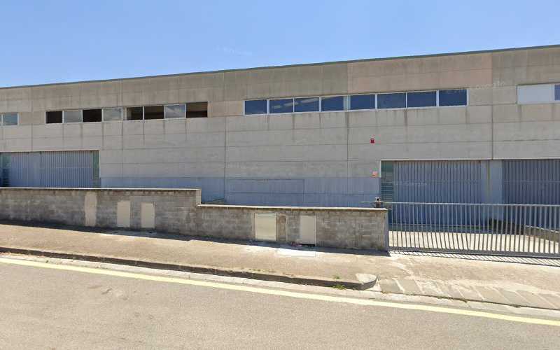 Fotografia tomada fuera de Fusteria Arbe - Carpintería en Sant Cugat Sesgarrigues, Barcelona