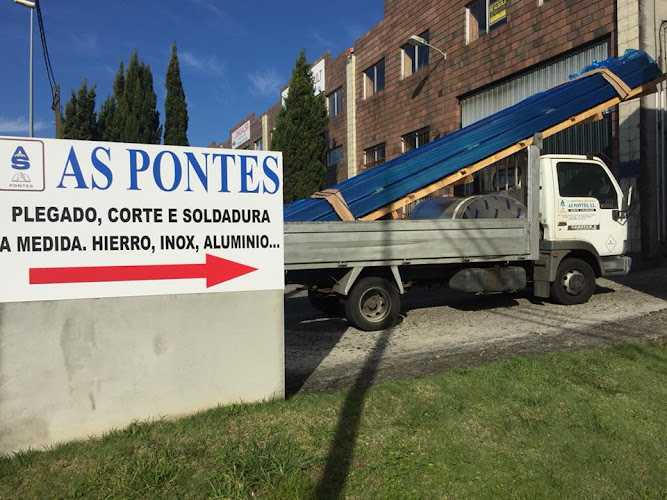 Fotografia tomada fuera de As Pontes SL - Carpintería metálica y de aluminio en Santiago de Compostela, A Coruña