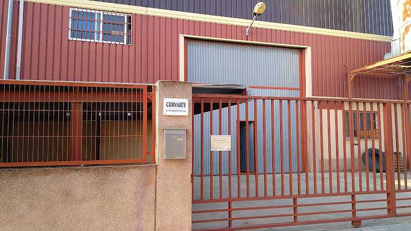 Fotografia tomada fuera de Curvarte S.L. - Fábrica de muebles en Beniparrell, Castellón