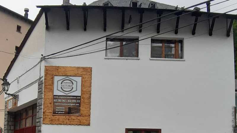 Fotografia tomada fuera de carpinteria val d'aran - Carpintería en Vielha, Lérida