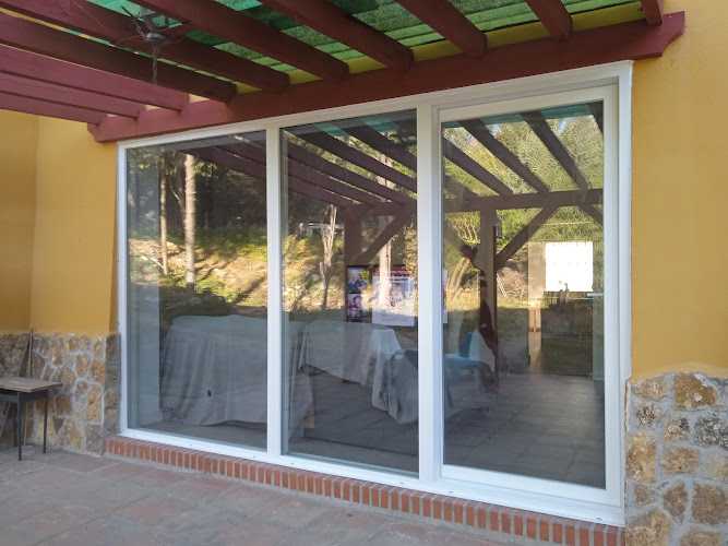 Fotografia tomada fuera de VENTANAS DEKO - Carpintería metálica y de aluminio en Benalmádena, Málaga