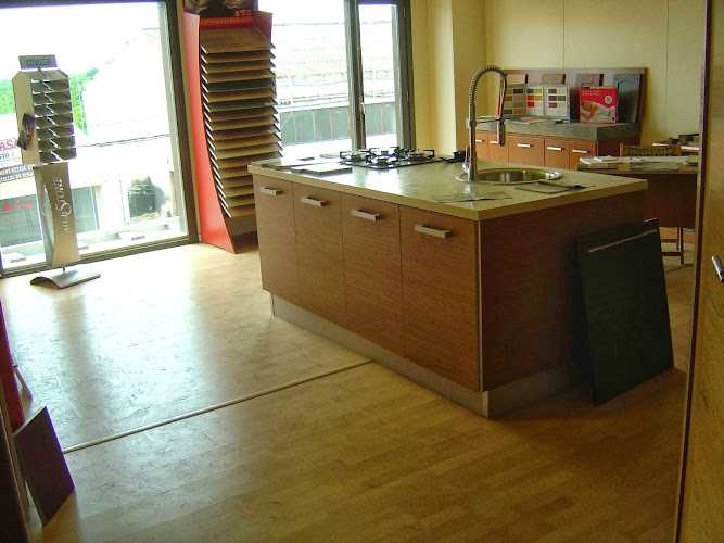 Fotografia tomada fuera de CARPUX - Establecimiento de venta de madera en Bellreguard, Valencia