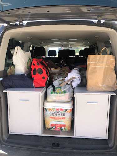 Fotografia tomada fuera de Fusteria Serpis S.Coop.Val. - Tienda de armarios en Bellreguard, Valencia