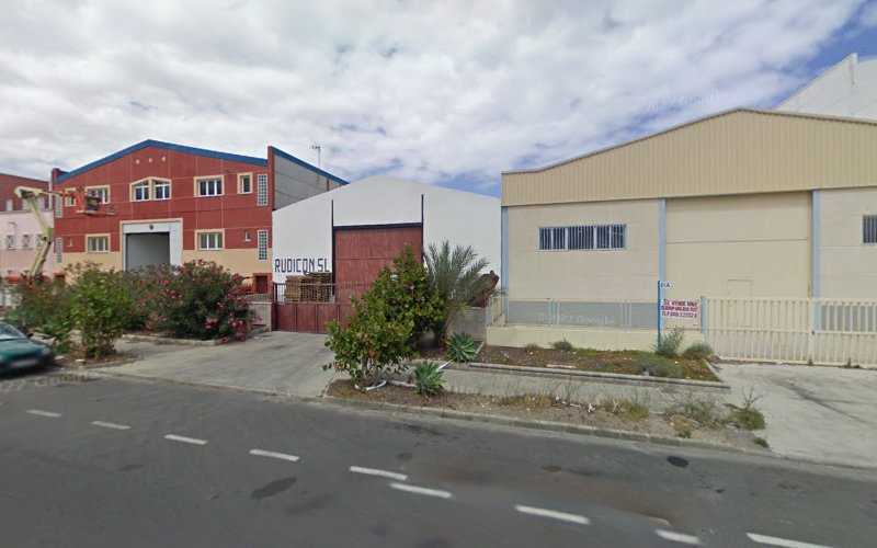 Fotografia tomada fuera de Lacados Arinaga - Servicio de restauración de muebles antiguos en Poligono Industrial de Arinaga, Las Palmas