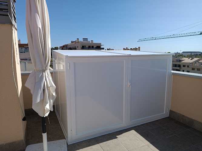Fotografia tomada fuera de Aluminis Agustí - Carpintería metálica y de aluminio en San Pedro y San Pablo, Tarragona
