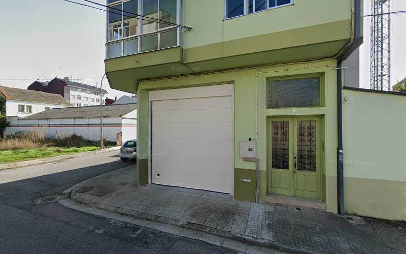 Fotografia tomada fuera de Carpinterias Núñez - Tienda de armarios en Rábade, Lugo