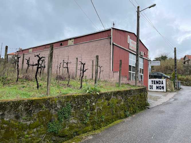 Fotografia tomada fuera de Carpinteria Maderas Alvarez Raña - Oficinas de empresa en Soutomaior, Pontevedra