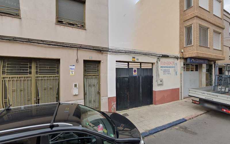 Fotografia tomada fuera de Francisco Colinas Verdes - Carpintería metálica y de aluminio en Villarreal, Castellón