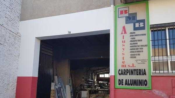 Fotografia tomada fuera de Aluminios Bmb Alusystem - Carpintería metálica y de aluminio en Villarreal, Castellón