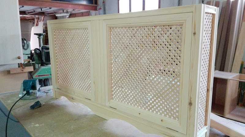 Fotografia tomada fuera de Carpinteria Villegas - Proveedor de ventanas PVC en Cieza, Murcia