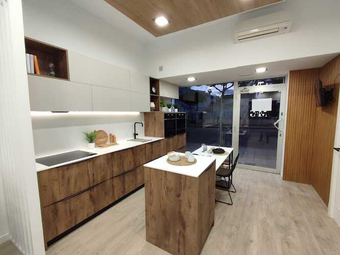 Fotografia tomada fuera de Area MS - Exposición Carpintería Mozaco Sagunto - Tienda de muebles en Port de Sagunt, Valencia