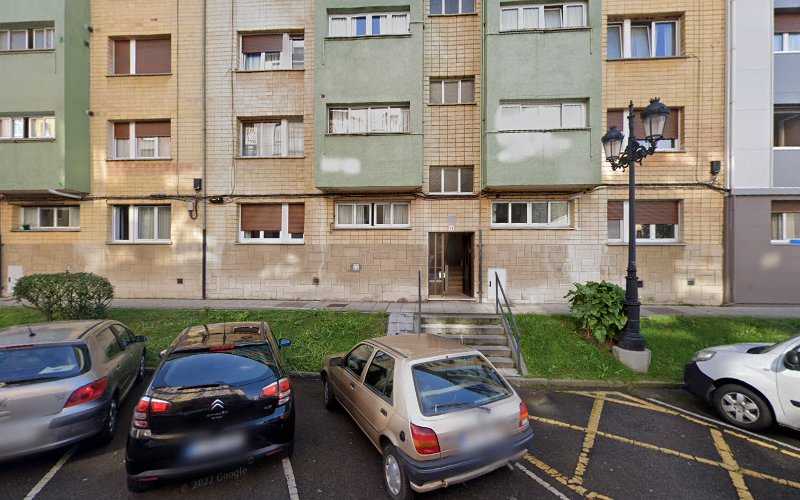 Fotografia tomada fuera de Vicente Arias García - Carpintería metálica y de aluminio en Oviedo, Asturias