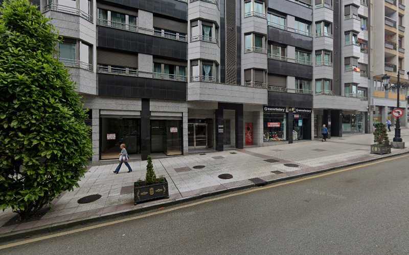Fotografia tomada fuera de Ventanas Mallada Luxe - Carpintería metálica y de aluminio en Oviedo, Asturias