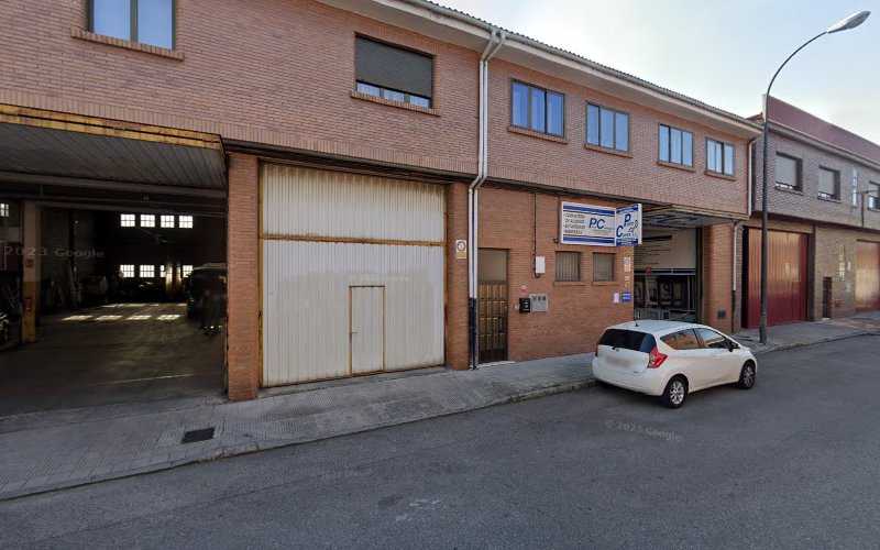 Fotografia tomada fuera de Ventanadoble - Carpintería metálica y de aluminio en Oviedo, Asturias