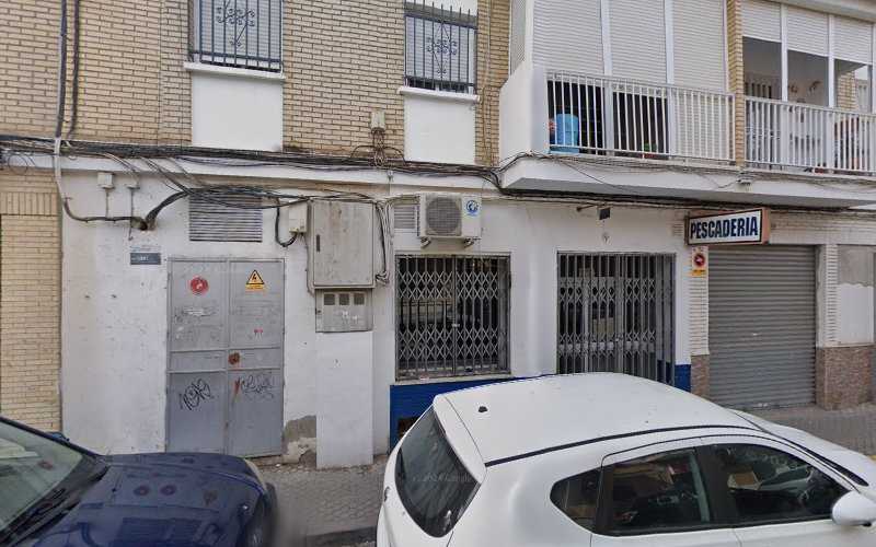 Fotografia tomada fuera de Aluminios Doblem - Carpintería metálica y de aluminio en Camas, Sevilla