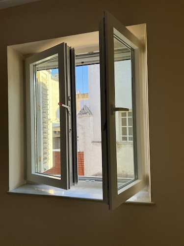 Fotografia tomada fuera de Aluminios Sotelo - Carpintería metálica y de aluminio en Cádiz, Cádiz