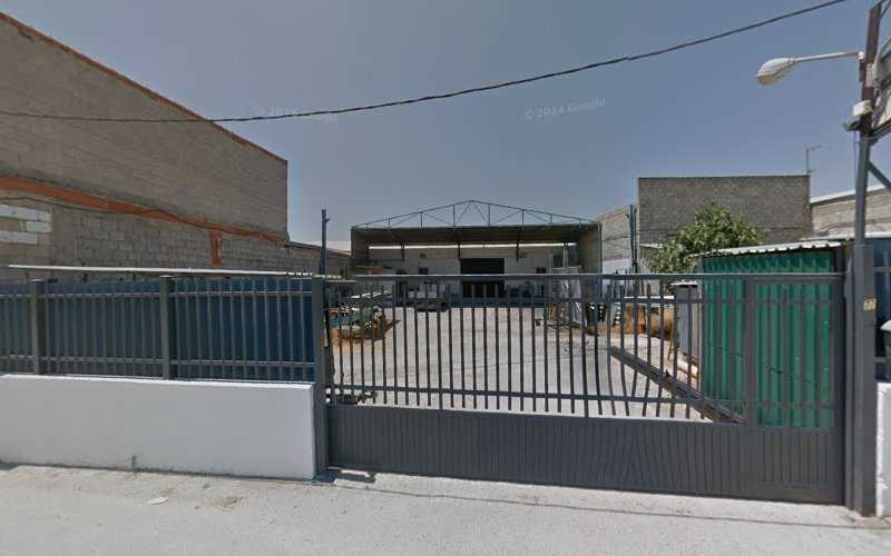 Fotografia tomada fuera de CONSTRUCCIONES METALICAS DE CABRA (COMECA) - Carpintería metálica y de aluminio en Cabra, Córdoba