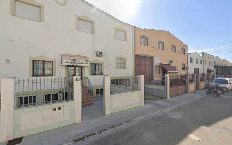 Fotografia tomada fuera de Puertas Y Persianas Fuentes Sl - Fábrica en Cabra, Córdoba