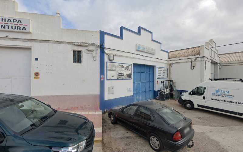 Fotografia tomada fuera de Imanol Cristalería y Carpintería de Aluminio - Carpintería en Buñol, Valencia