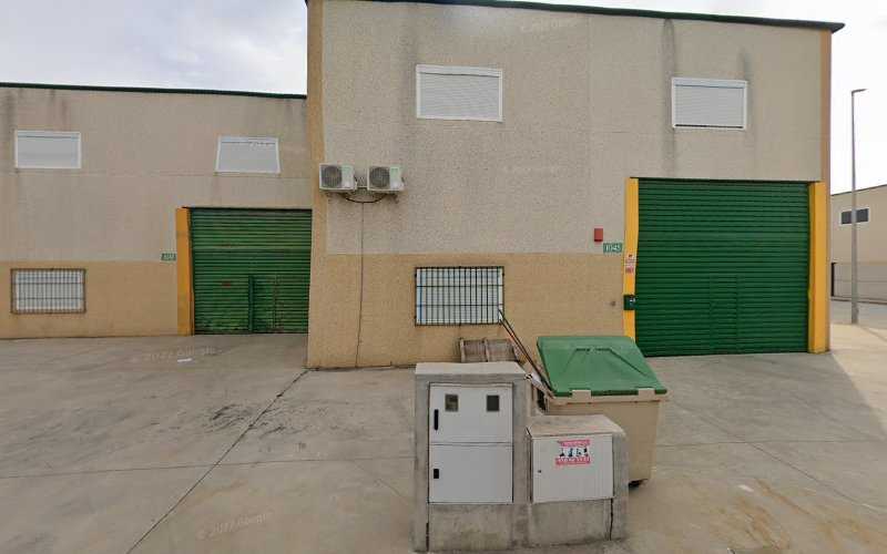Fotografia tomada fuera de SUMUN - Carpinteria en PVC - Furniture maker en Borox, Toledo