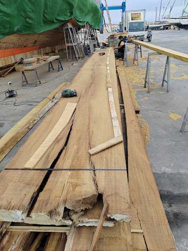 Fotografia tomada fuera de Soluciones Náuticas Miguel Muñoz - Astillero en Vélez-Málaga, Málaga