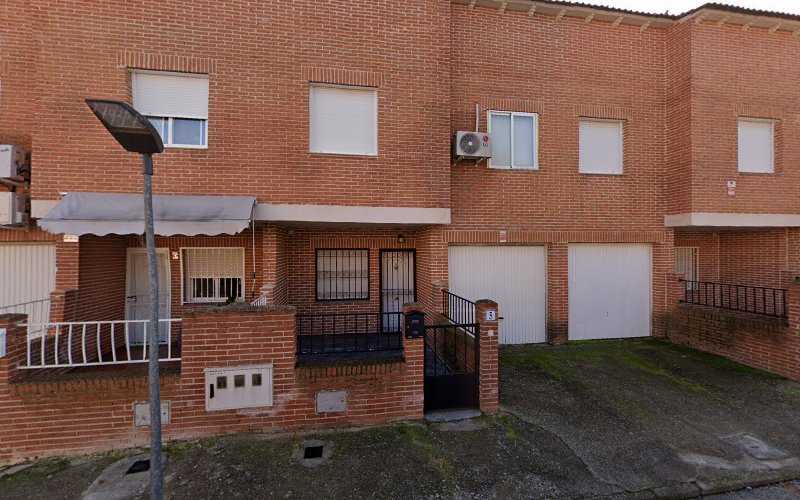 Fotografia tomada fuera de Reymo Multiservicios - Carpintería metálica y de aluminio en Chozas de Canales, Toledo
