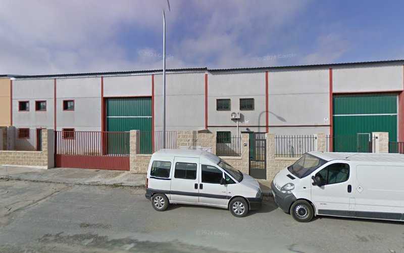 Fotografia tomada fuera de ALUMINIOS LEDESMA S.L. - Carpintería metálica y de aluminio en Chozas de Canales, Toledo