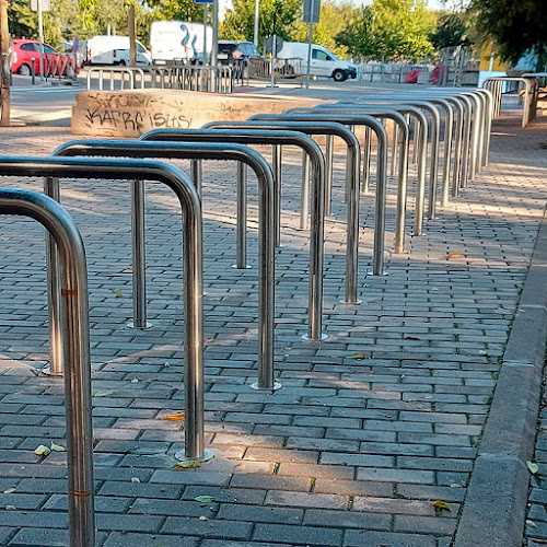 Fotografia tomada fuera de Forjas Mobiliario Urbano - Carpintería metálica y de aluminio en Arganda del Rey, Madrid