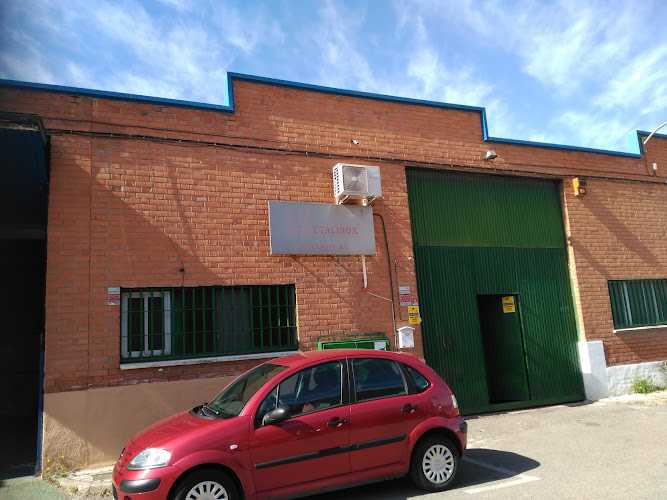 Fotografia tomada fuera de Metalinox Decoración - Carpintería metálica y de aluminio en Arganda del Rey, Madrid