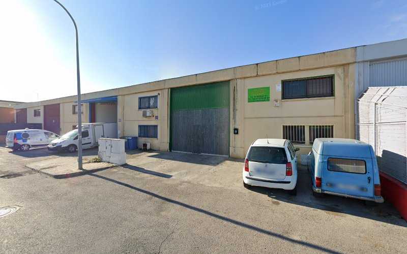 Fotografia tomada fuera de Talleres Díaz E Hijos - Tienda de armarios en Arganda del Rey, Madrid