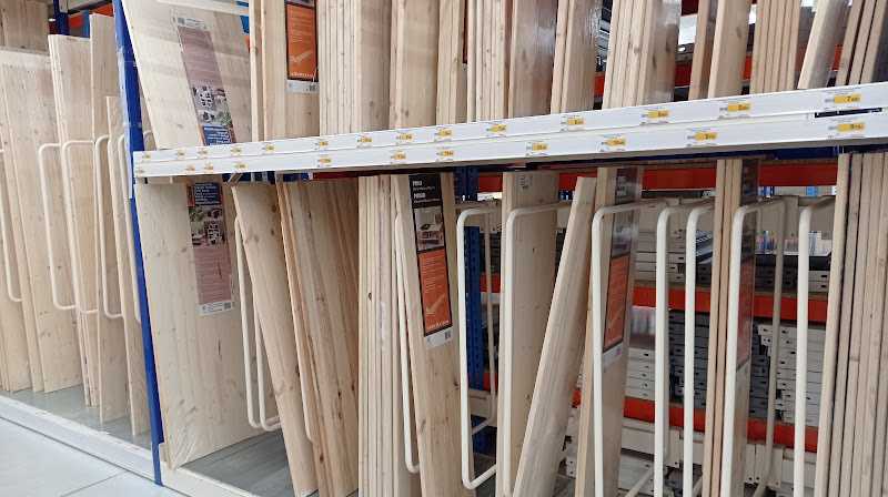 Fotografia tomada fuera de BricoCentro - Tienda de bricolaje en Aranda de Duero, Burgos