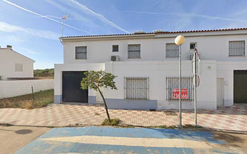 Fotografia tomada fuera de INDUSTRIAS METALICAS PEÑA SL - Herrero en Villar del Rey, Badajoz