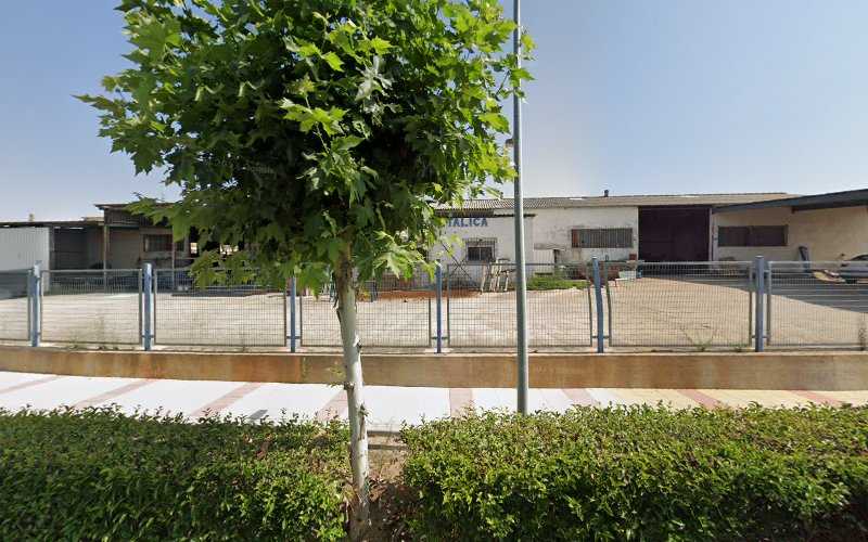 Fotografia tomada fuera de Carpintería Y Estructuras Metálicas Alvarez Reinaldos - Carpintería metálica y de aluminio en Recas, Toledo