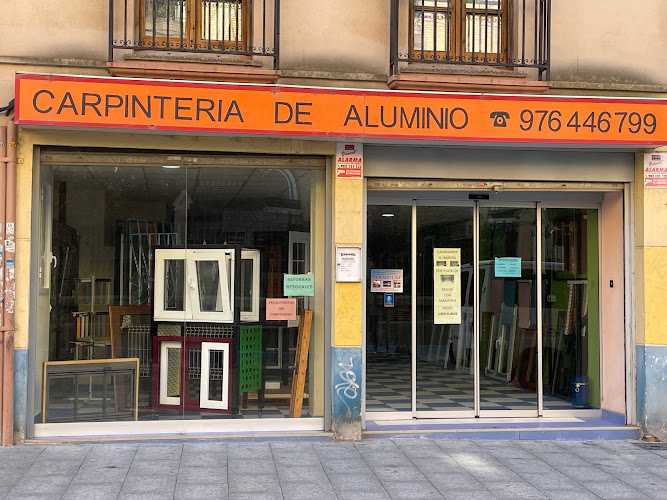 Fotografia tomada fuera de Carpintería de Aluminio ALUMAGNUS - Carpintería metálica y de aluminio en Zaragoza, Zaragoza