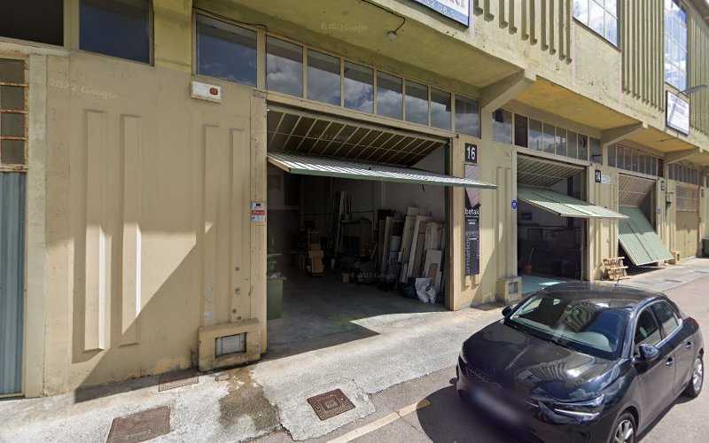 Fotografia tomada fuera de Betak armarios a medida Irún - Fábrica de muebles en Irun, Guipúzcoa