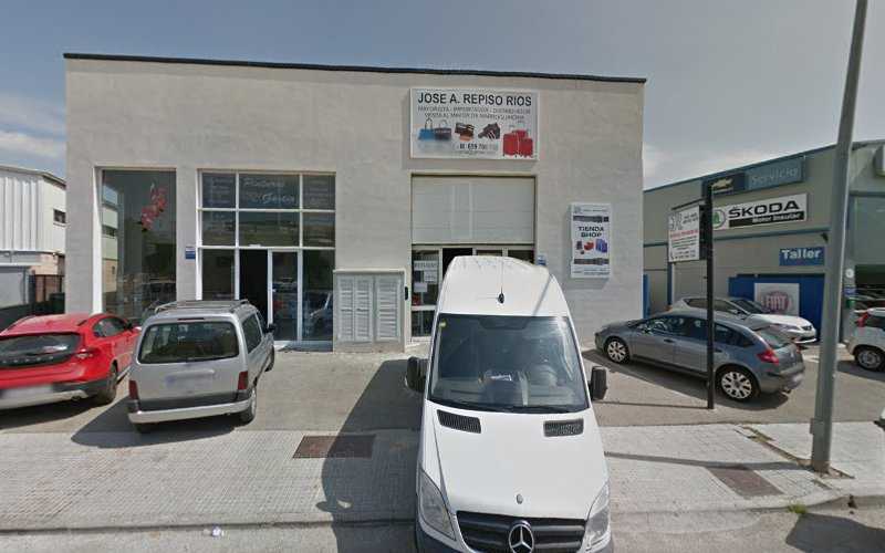 Fotografia tomada fuera de Metales Plus - Fábrica en Inca, Baleares