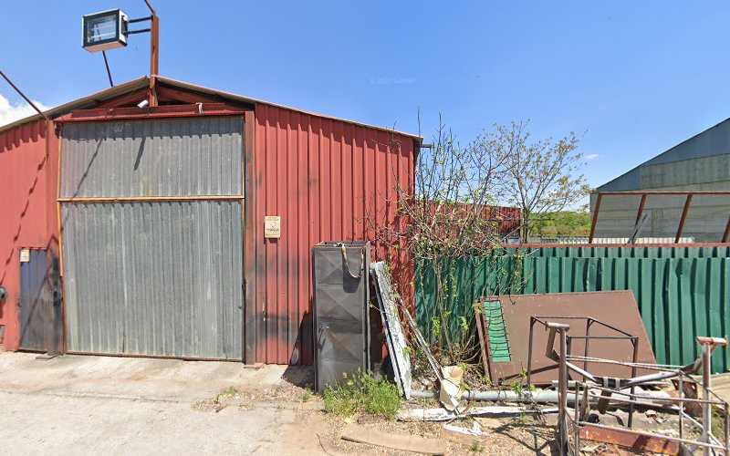 Fotografia tomada fuera de Cerrajería Talleres Plaza - Carpintería metálica y de aluminio en Espinosa de Henares, Guadalajara